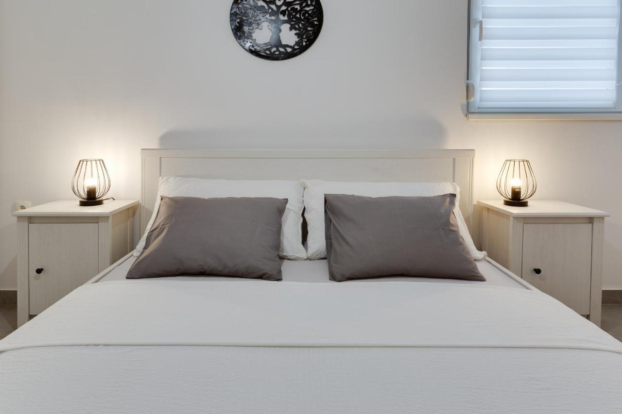 Apartments Juraj เพทรอซาเน ภายนอก รูปภาพ